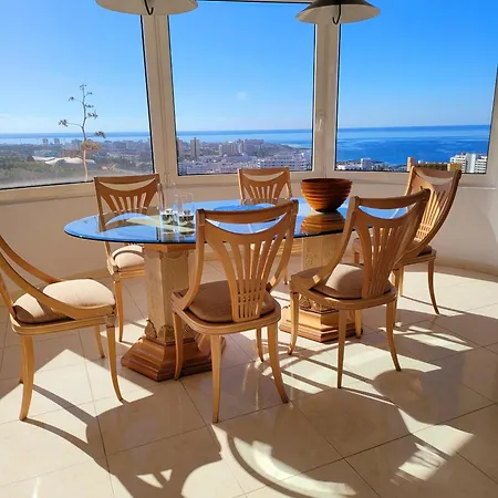 El Musgo Mit Meerblick Und Pool Адехе