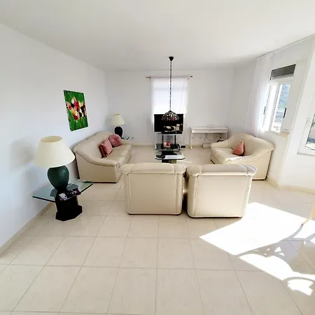 Дом отдыха El Musgo Mit Meerblick Und Pool