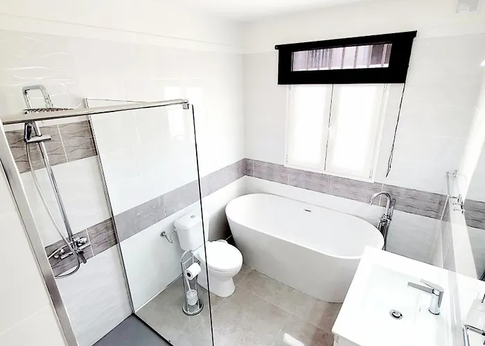 El Musgo Mit Meerblick Und Pool Hébergement de vacances