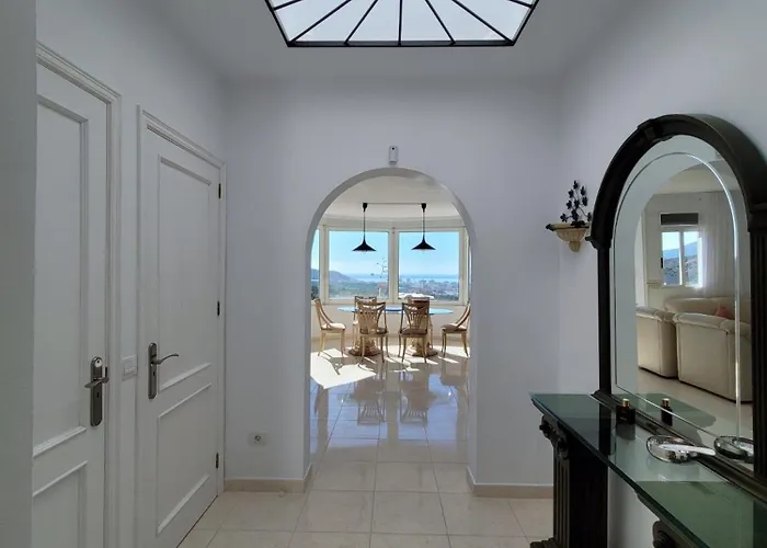 Hébergement de vacances El Musgo Mit Meerblick Und Pool